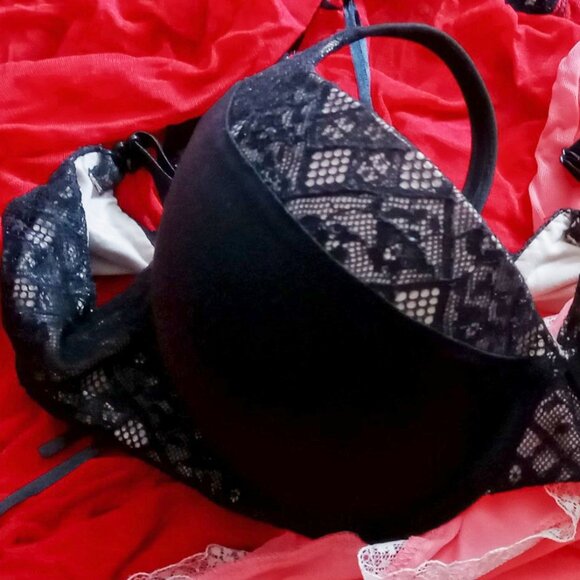 🌹Victoria's Secret Body by Victoria Sexy Black & Nude Bra w/Lace Detail 36D🌹 - Picture 7 of 13